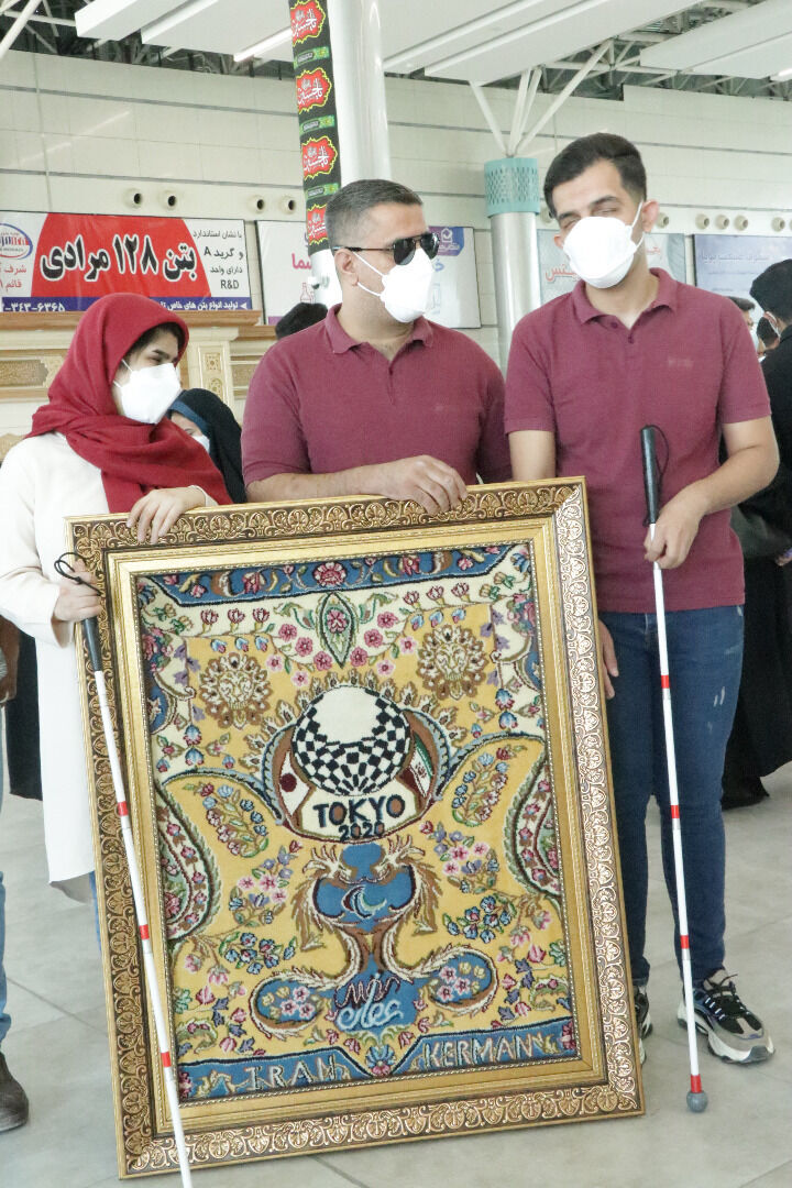 هنرمندان نابینای ایرانی فرش توکیو 2020 را می بافند