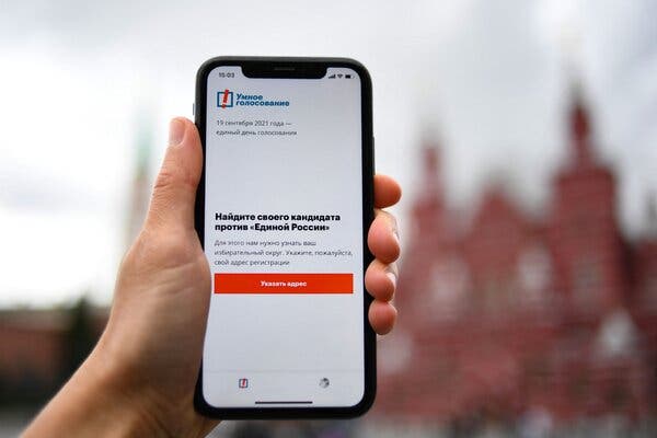 Google and Apple, Under Pressure From Russia, Remove Voting App