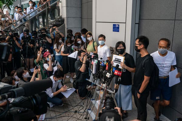 پلیس هنگ کنگ سازمان دهندگان مراسم تظاهرات میدان تیان آن من را دستگیر کرد