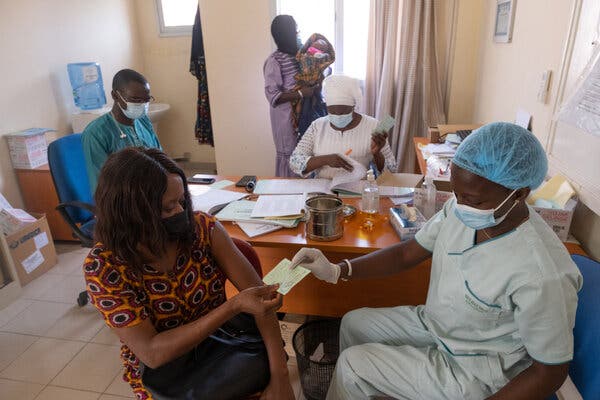 In Senegal, Demand for Covid Vaccines Grows, but They’re Hard to Get